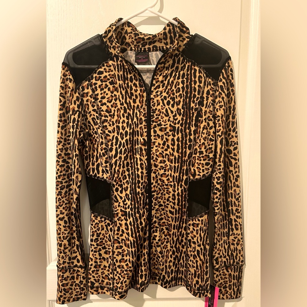 Material Girl leopard print zip up activewear jacket. NWT. Size M.